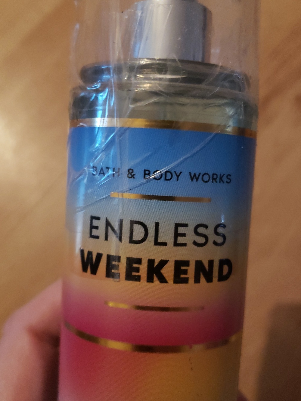 Bath & Body Works Endless Weekend Fragrance Mist — Turquoise Pink Yellow - Picture 3 of 4